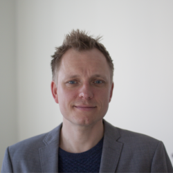 André Glasius Tischer